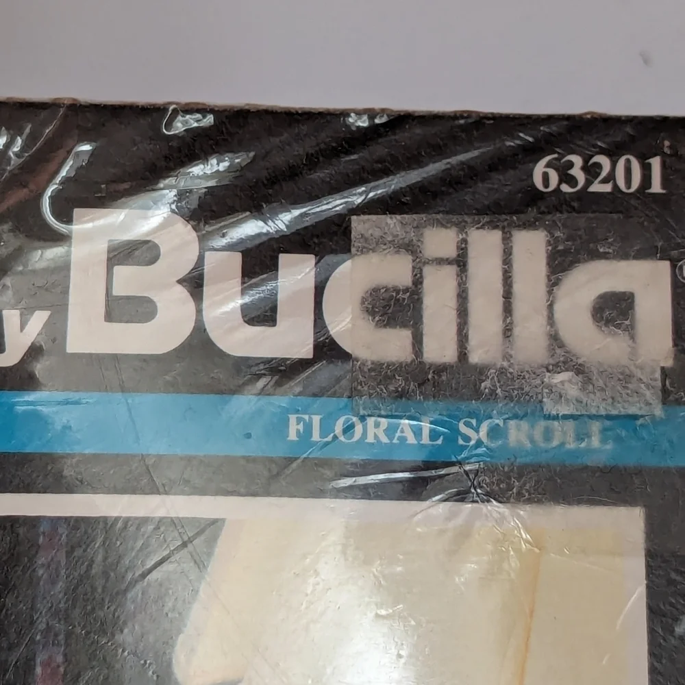 💕 Bucilla 63201 pair stamped pillowcase embroidery pattern sealed kit